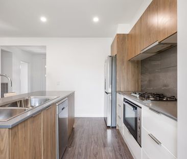 Modern 2 Bedroom Unit Offering Convenient Living - Photo 5