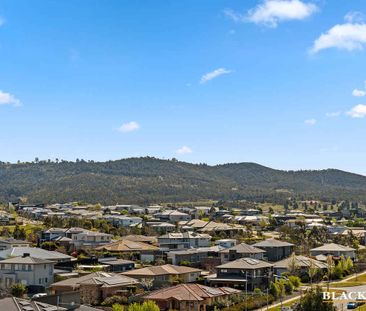 TOP FLOOR APARTMENT - Photo 1