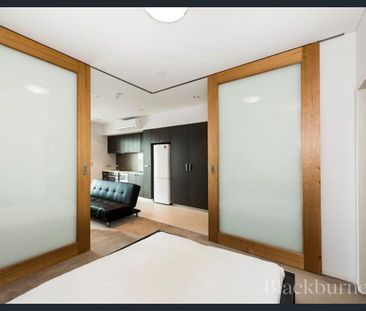 FULLY FURNISHED ONE BEDROOM APARTMENT - Photo 6