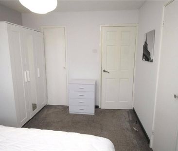 2 bedroom end of terrace house to rent - Photo 6