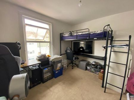 3 bedroom end of terrace house to rent - Photo 4