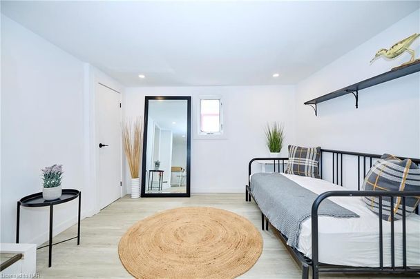 For Lease - 365 Elmwood Avenue, Fort Erie, Ontario - Photo 1