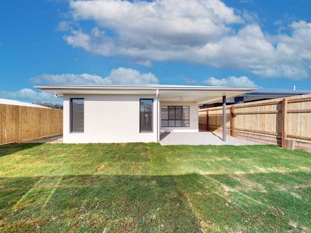 STYLISH HOME - Photo 4