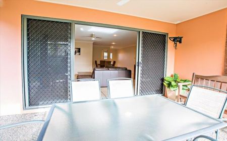 2/8 Windsor Street, 4740, Glenella Qld - Photo 3