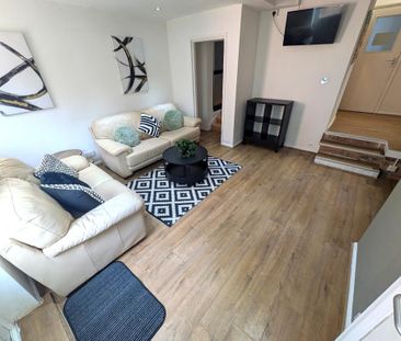 1 bedroom in a house share to rent - Photo 3