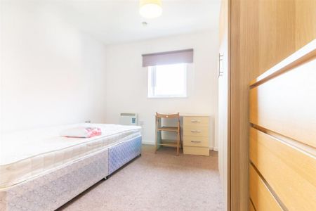 4 bedroom apartment to rent - Photo 2