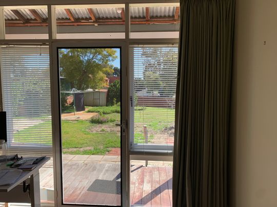 Bassendean - Photo 1