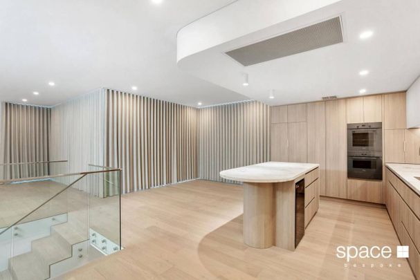 LUXURIOUS TOWNHOUSE LIVING IN COTTESLOE - Photo 1