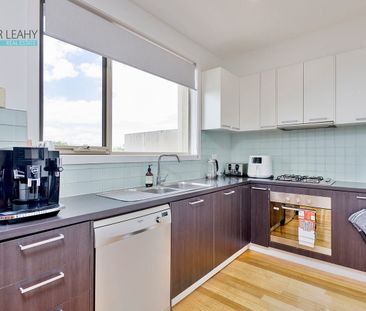 MODERN LIVING IN THE HEART OF RESERVOIR! - Photo 5