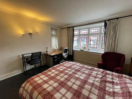 1 bedroom in a house share to rent - Photo 3