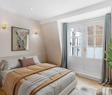 A four-bedroom house with a large roof terrace and two additional b... - Photo 3