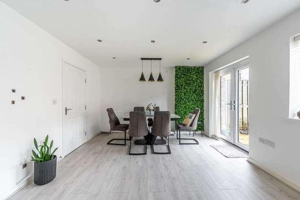 Sutton Road, Ha, Headstone, HA2 - Photo 1