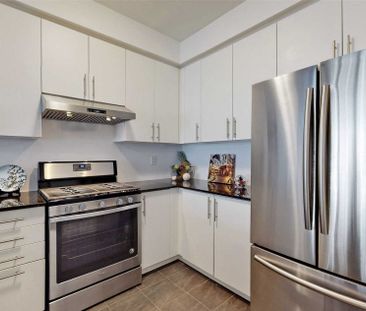 For Lease - 2-4 Eaton Park Lane Unit# 3rd Floor Masterbedroom, Toro... - Photo 2