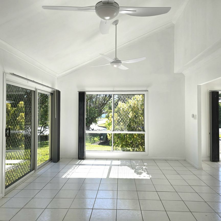 //// BREAK LEASE //// BEACH LIVING !!! - Photo 1