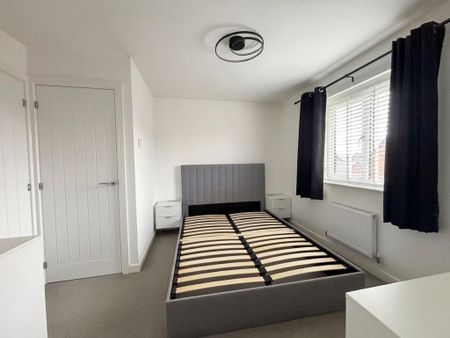 3 bedroom semi-detached house to rent - Photo 3