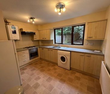 Semi-detached house to rent on - Photo 5