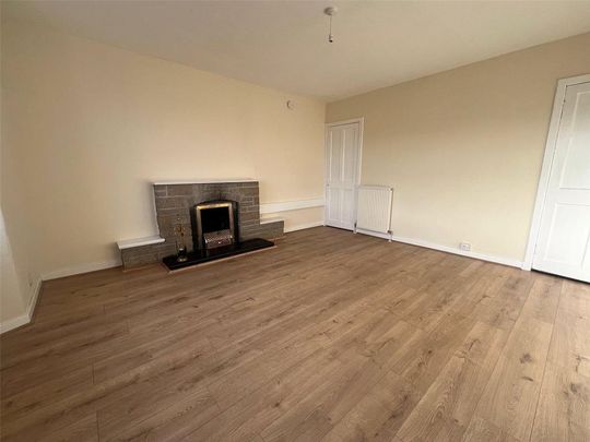 3 bedroom end of terrace house to rent - Photo 1