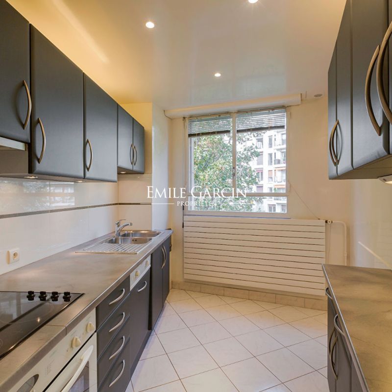 VILLA MONTMORENCY -APPARTEMENT 105M²- TERRASSE - 2 CHAMBRES - Photo 1