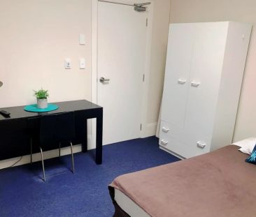 Snug single ensuite bedroom close to Redfern Park - Photo 2