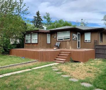 103 11A Street NE Calgary AB T2E 4N7 | 103 11A Street NE, Calgary - Photo 1