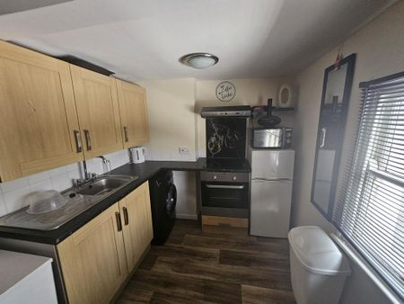 1 bedroom flat to rent - Photo 4