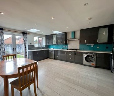 Middleton Gardens, Basingstoke, Hampshire, RG21 - Photo 4