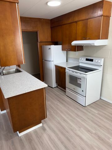 1 BDRM/1 BATH - 2315 7TH ST E - Available NOV 1 - Photo 4