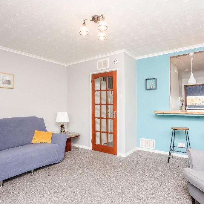 2 bedroom end of terrace house to rent - Photo 1