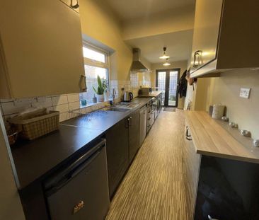 3 bedroom terraced house to rent - Photo 4