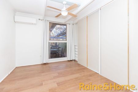 Wonderful Three Bedroom Home - Photo 3