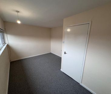 2 bedroom maisonette to rent - Photo 3