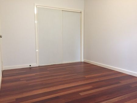 SPACIOUS THREE BEDROOM REFURBISHED GEM - Photo 2