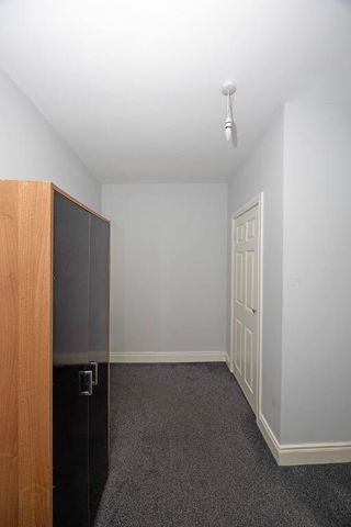 8 Lough Road, Lurgan, BT66 6JE - Photo 2