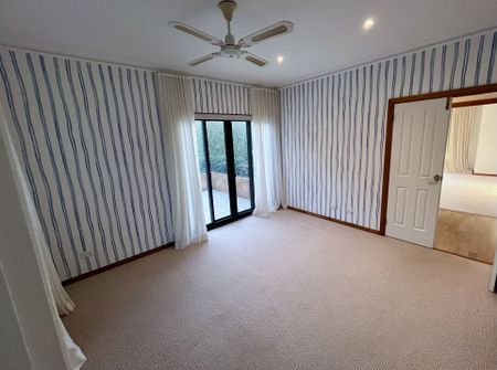 Walk To The Foreshore - Photo 2