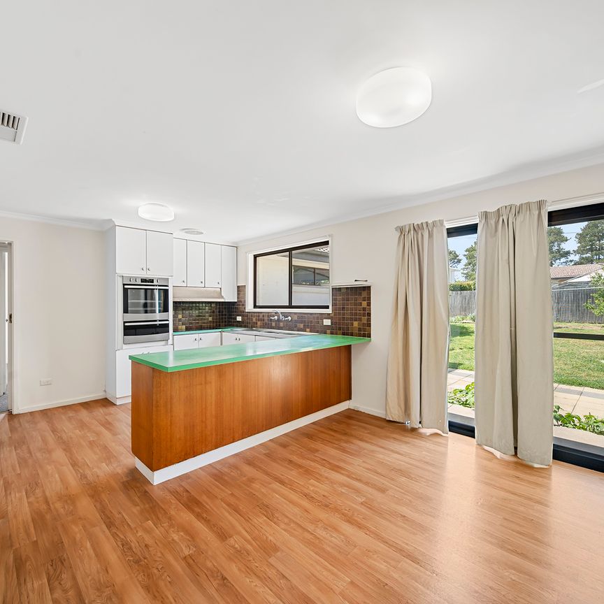 7 Phoenix Place, Giralang ACT 2617 - House For Rent | Domain - Photo 1