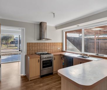 Spacious Family Home with Modern Comforts - Photo 5