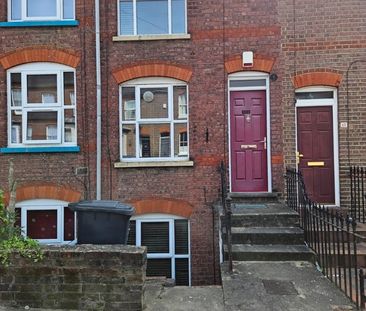 1 Bed Terraced House, Winsdon Road, LU1 - Photo 4