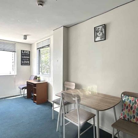 Furnished 1 Bedroom Apartment - Photo 3