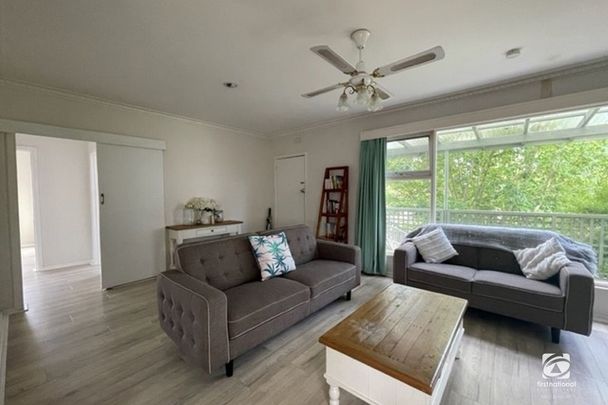 COASTAL LIVING IN LAKES ENTRANCE - Photo 1