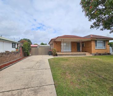 7 Mulqueeny Street, Wodonga VIC 3690 - House For Rent | Domain - Photo 3
