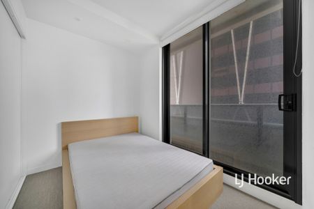 2 Bedroom Apartment for rent with stunning city view in MY80! Close to everything! - Photo 4