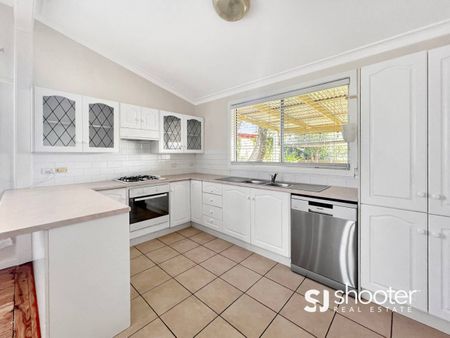 Charming Central Dubbo Home - Photo 3