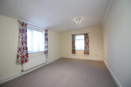 5 Bedroom House To Let - Photo 4