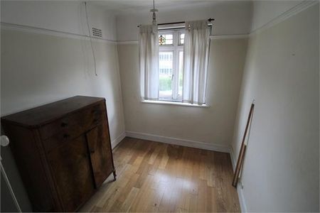 4 bedroom semi-detached house to rent - Photo 2