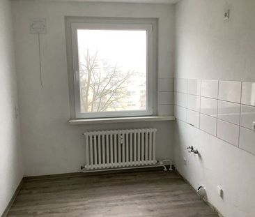 Modernisiert! 3-Zimmer Wohnung mit Balkon in gepflegter Grünanlage - Photo 1