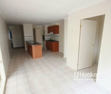 BEAUTFUL FAMILY HOME IN A PRIME LOCATION! - Photo 4