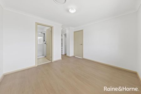 Contemporary Family Living in the Heart of Edmondson Park - Photo 3