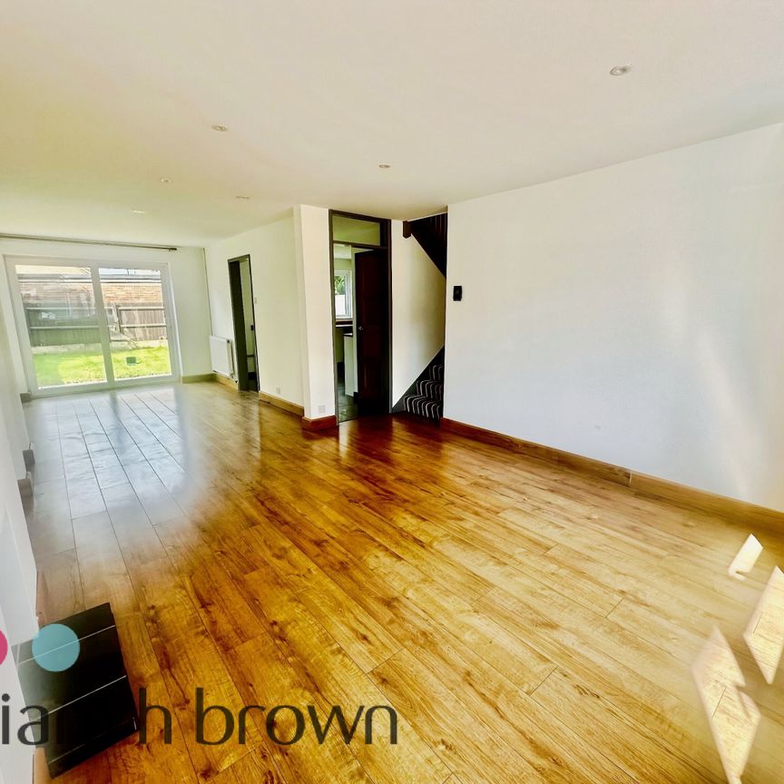 Vaughan Close, Braintree, Rayne - Photo 1