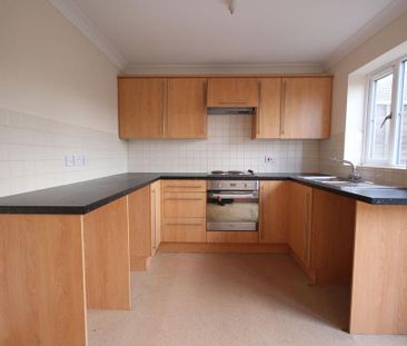 2 bedroom terraced house to rent - Photo 2