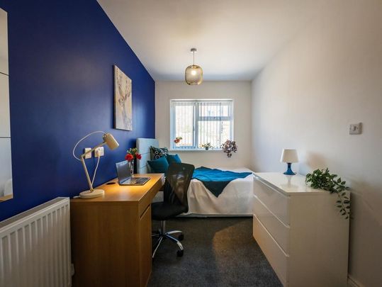 1 bedroom in a house share to rent - Photo 1